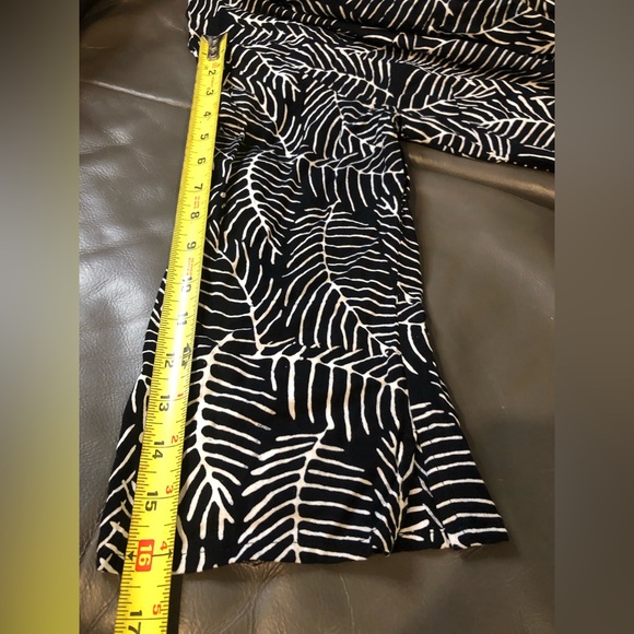 The Legendary Zamboanga || Black & White Fossil Leaf Print Blouse - Picture 8 of 10